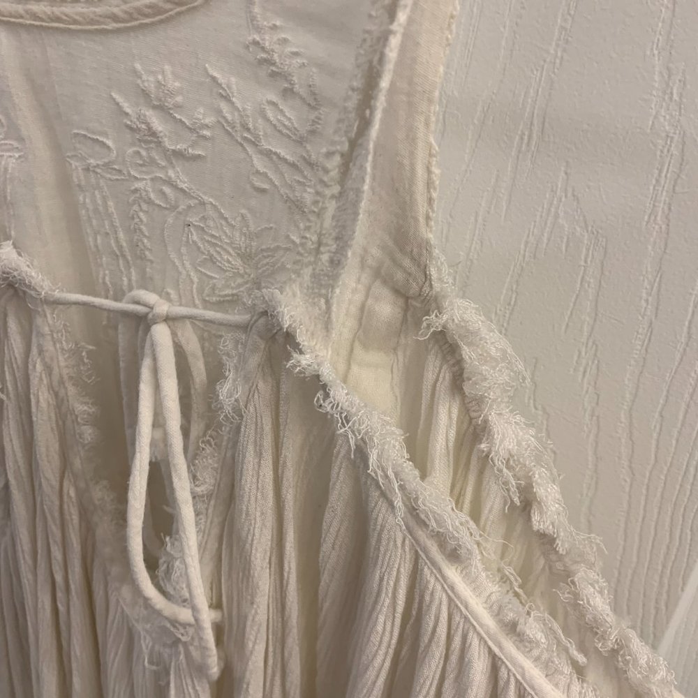 Boho Free People White Embroidered Tank Top Size Small - Picture 7 of 8